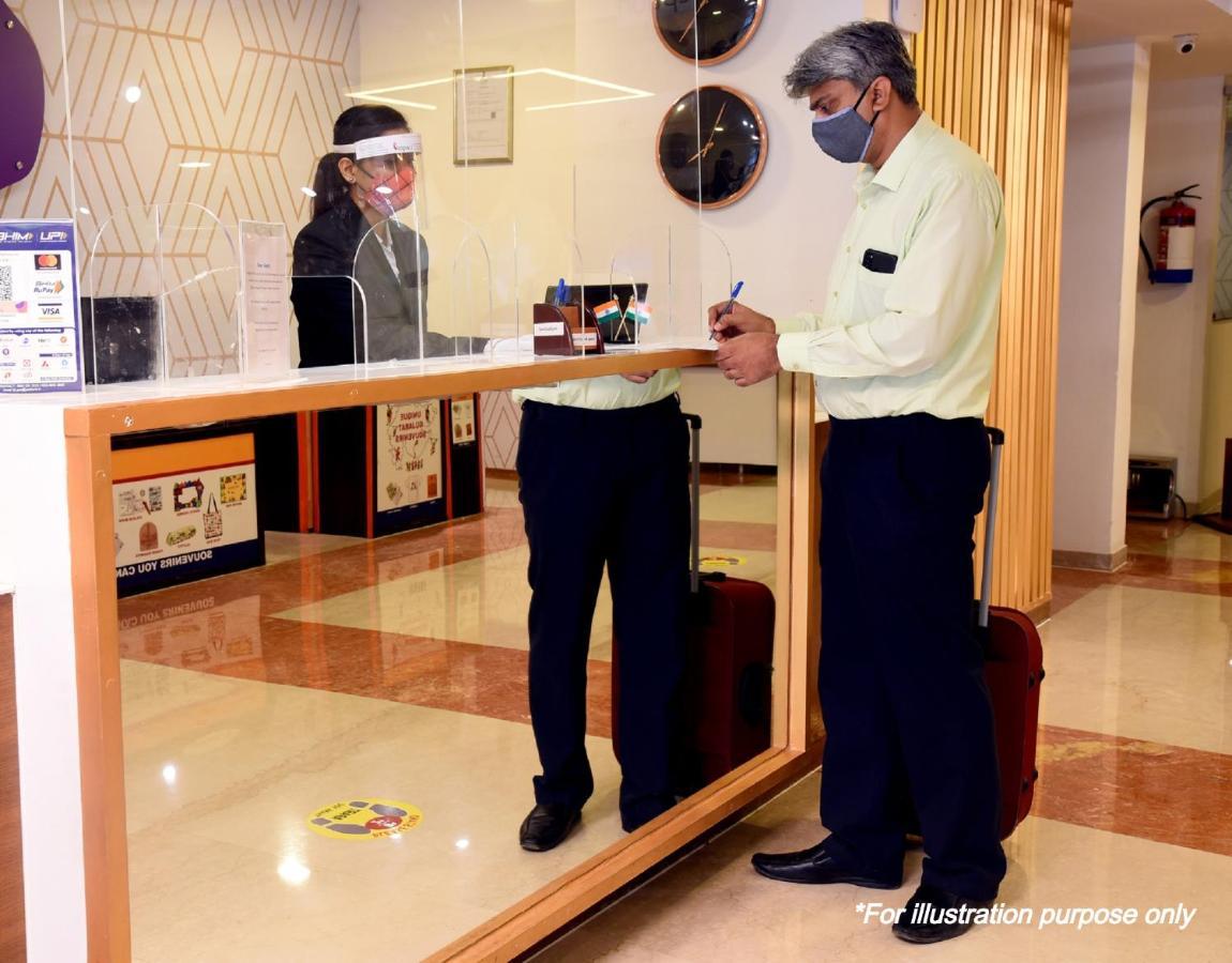 Oyo Happy Stay Hotels ไฮเดอราบัด ภายนอก รูปภาพ
