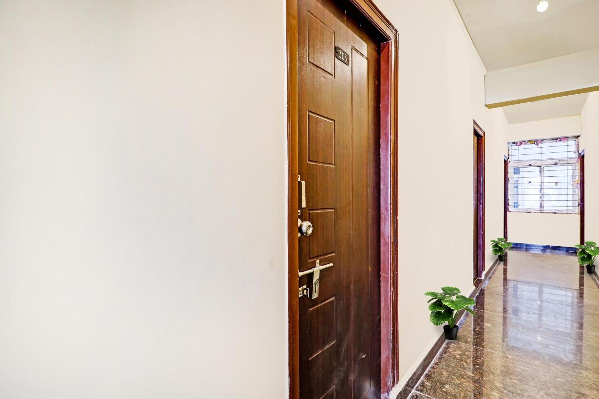 Oyo Happy Stay Hotels ไฮเดอราบัด ภายนอก รูปภาพ